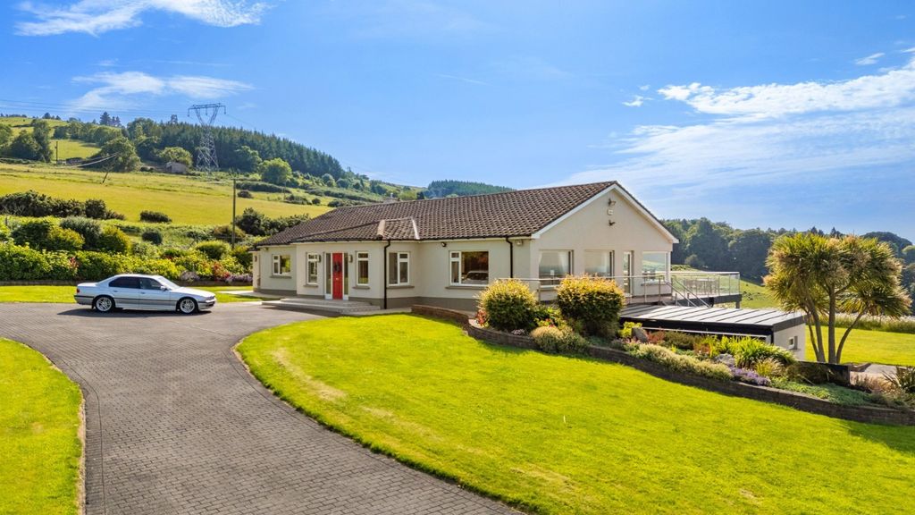 Property photo 1 of 63 Picture No. 30