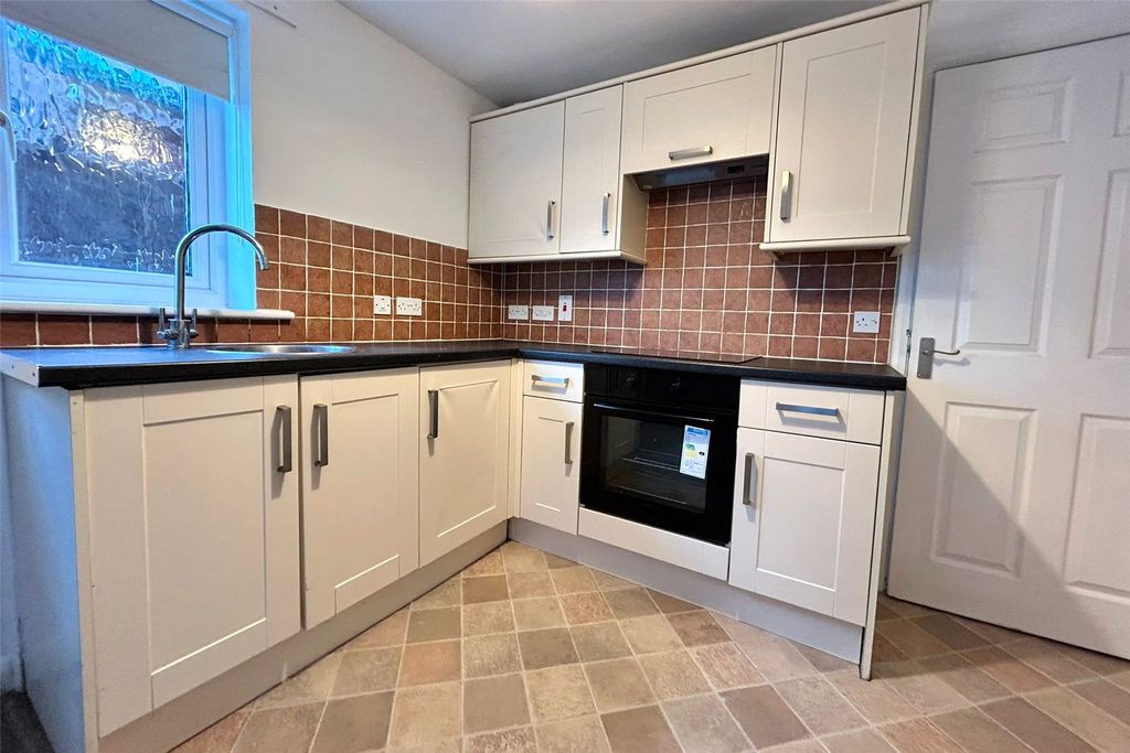 Property photo 2 of 7 Picture No. 11
