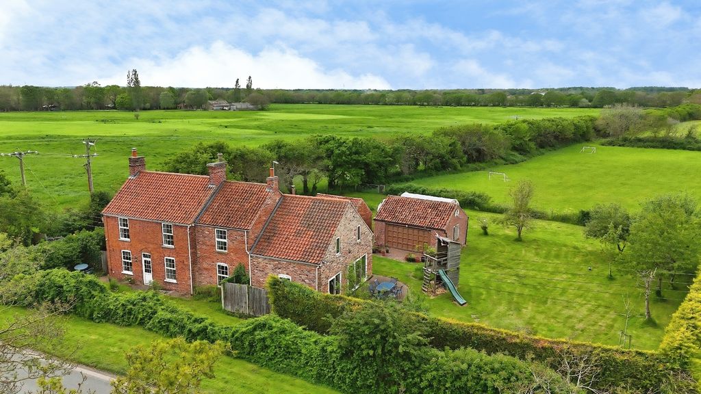 Property photo 1 of 31 5116980