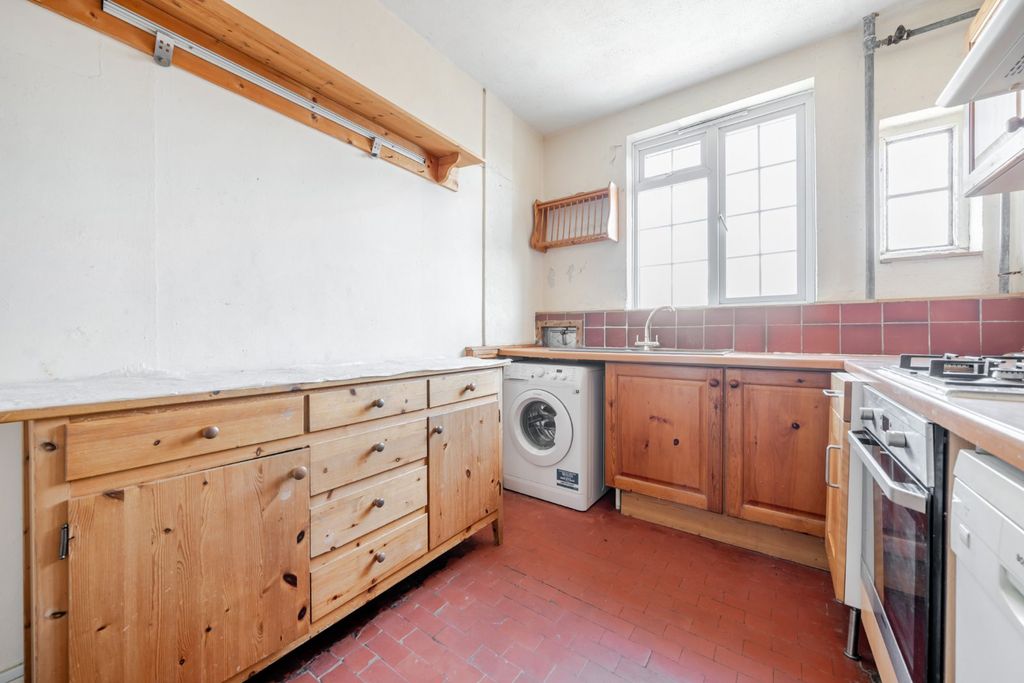 Property photo 3 of 8 Picture No. 16