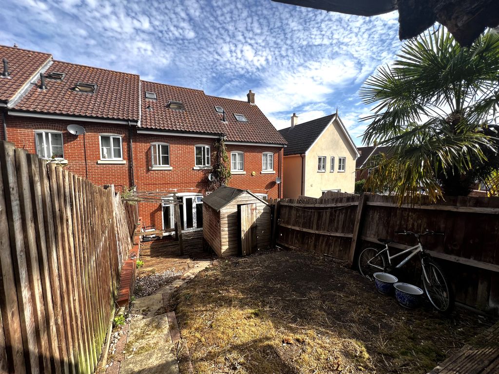 Property photo 3 of 11