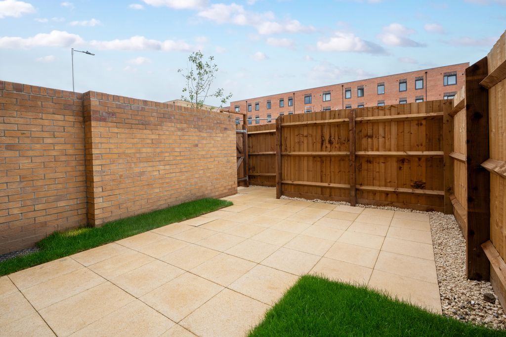 Property photo 2 of 19