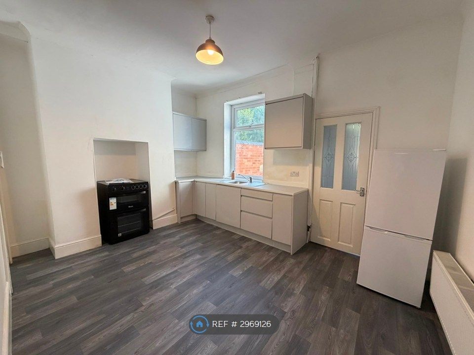 Property photo 3 of 10 Kitchen Dining