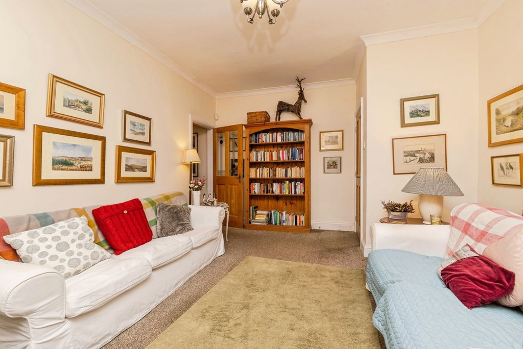 Property photo 3 of 17 Pbox-Img.Jpg