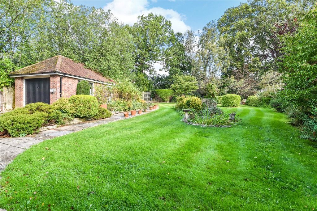 Property photo 3 of 7 Garden