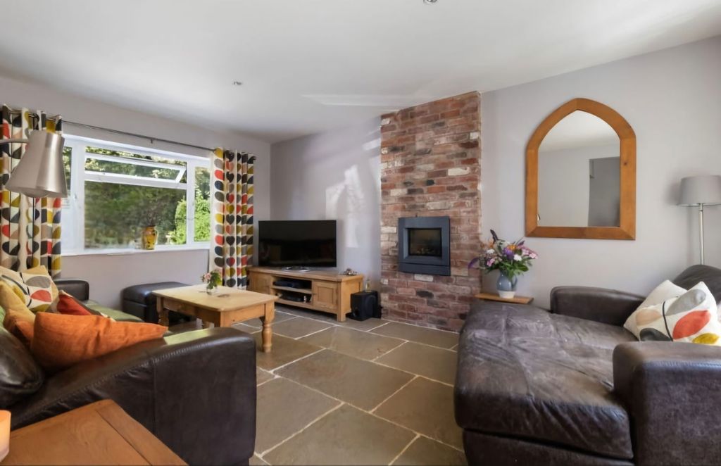 Property photo 3 of 23