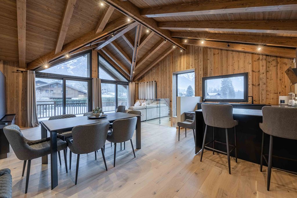 Property photo 2 of 12 Chamonix Chalet For