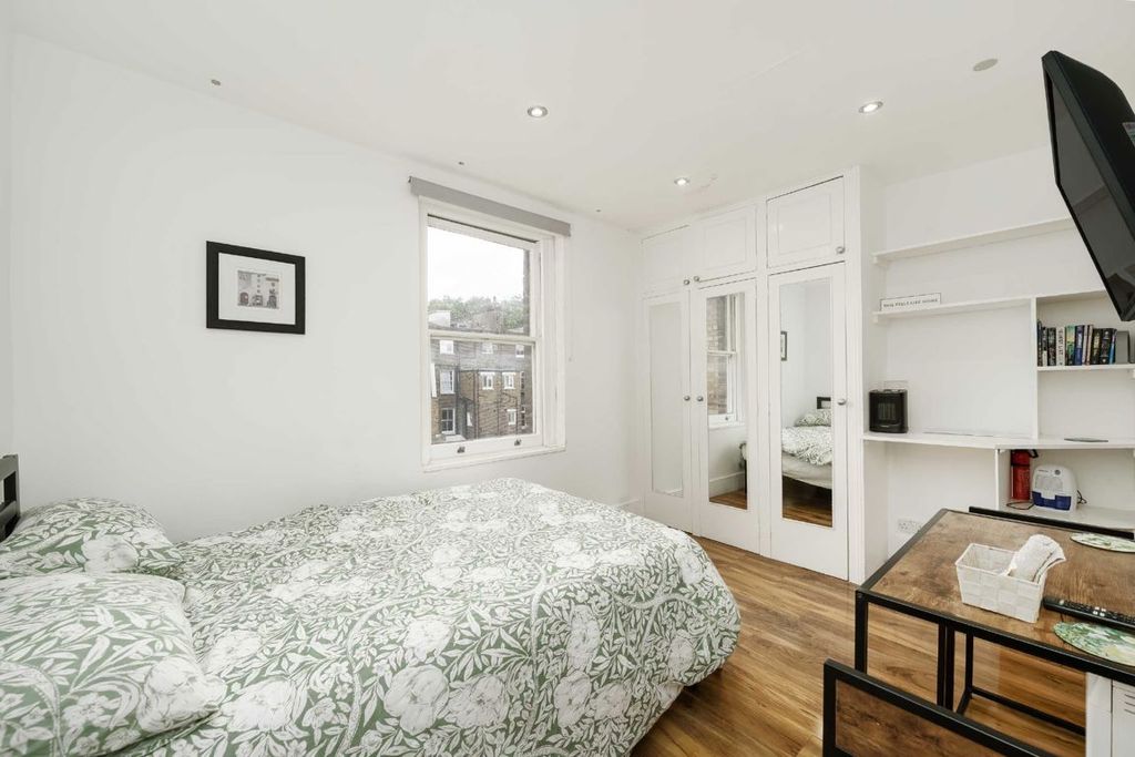 Property photo 2 of 5