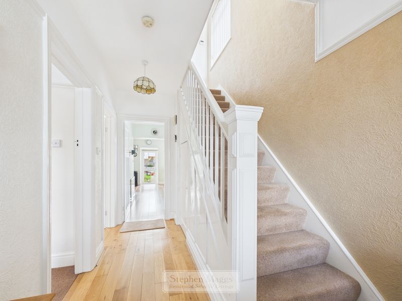 Property photo 2 of 14 Photo 4