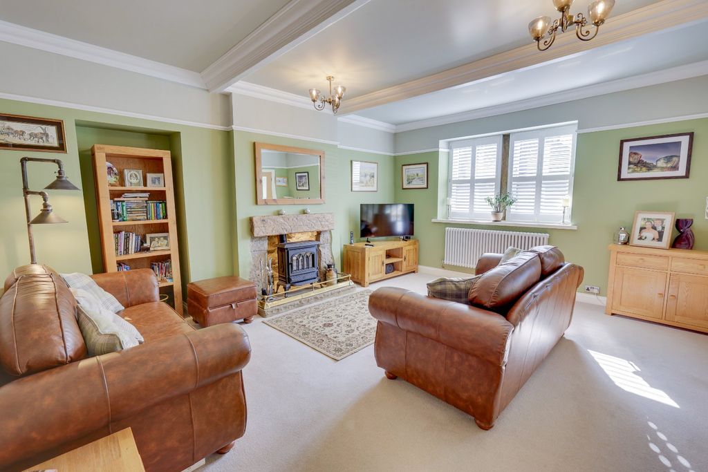 Property photo 2 of 20 Picture No. 12