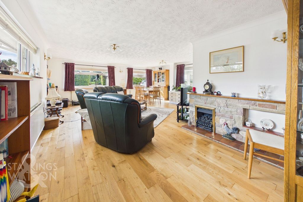 Property photo 2 of 21