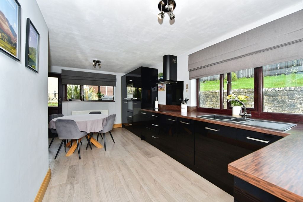 Property photo 3 of 19 Pbox-Img.Jpg