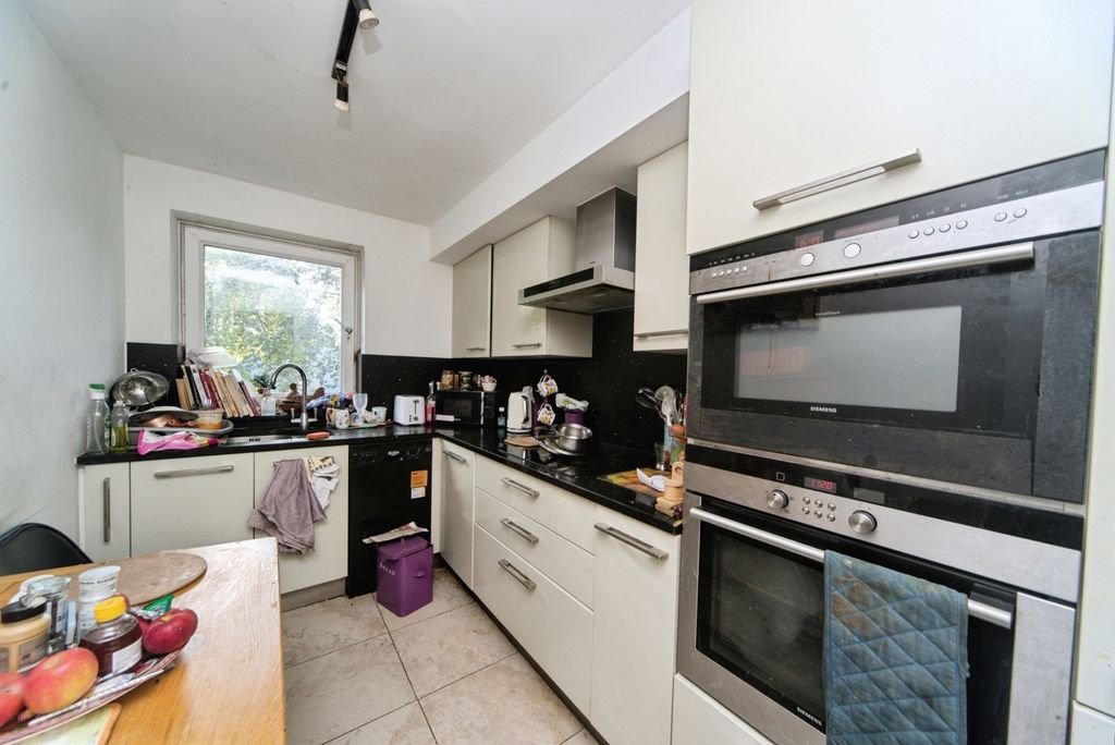 Property photo 3 of 13 Photo