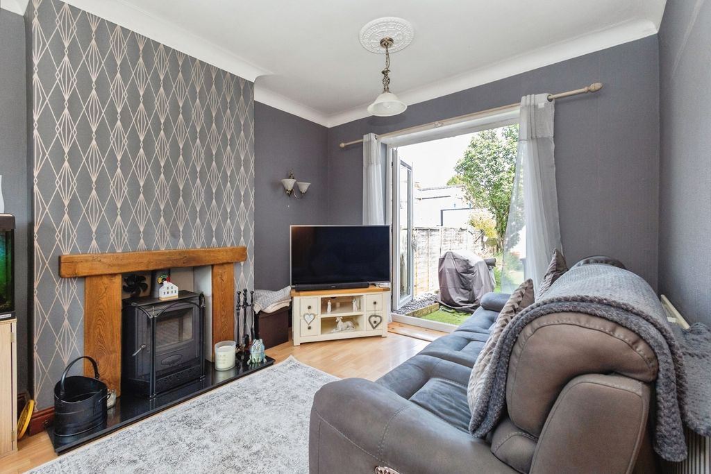 Property photo 3 of 22 Pbox-Img.Jpg