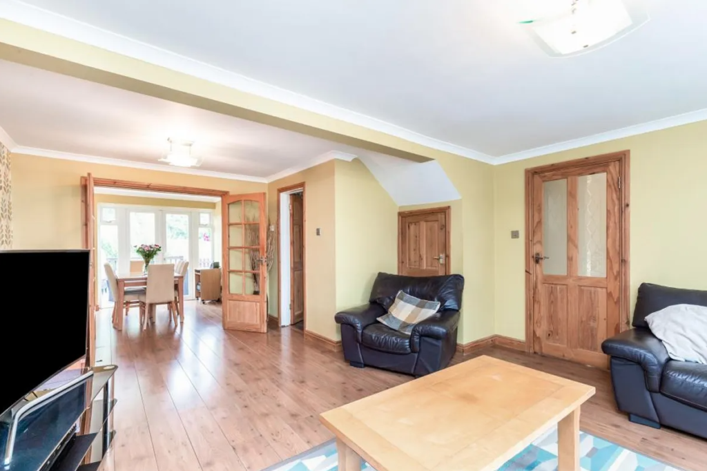 Property photo 2 of 9