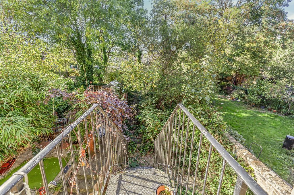 Property photo 3 of 8 Picture No. 13