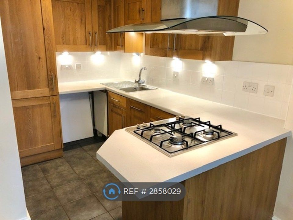 Property photo 3 of 9 Kitchen