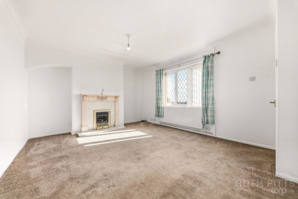 Property photo 2 of 24