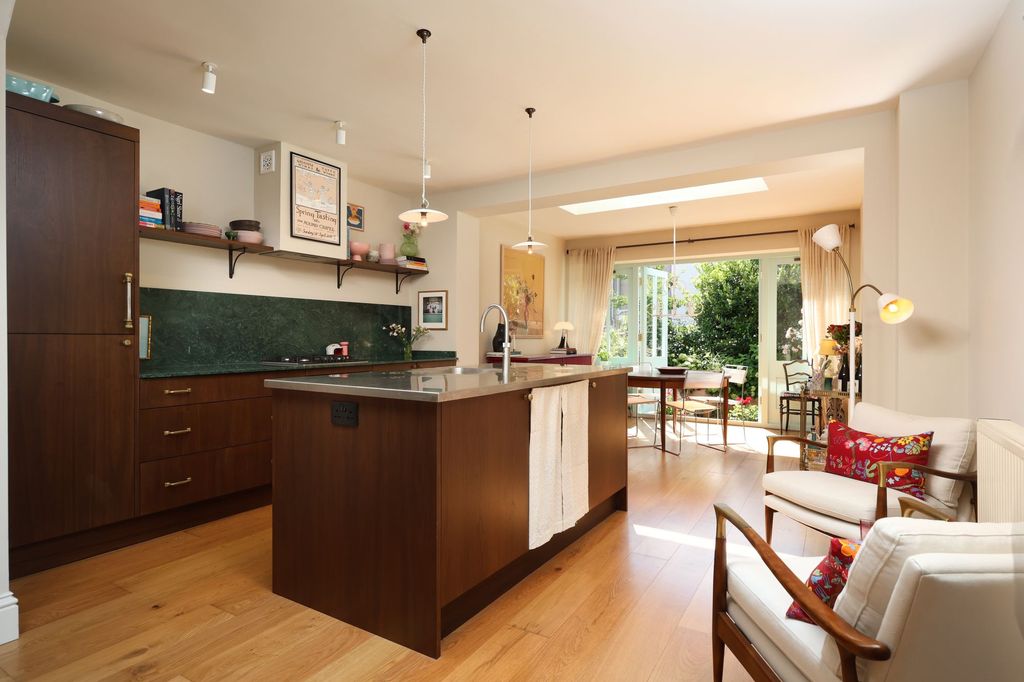 Property photo 1 of 23