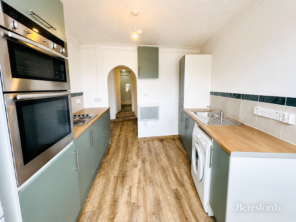 Property photo 2 of 8 Kitchen