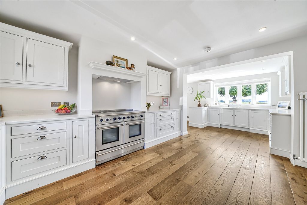 Property photo 1 of 41 Open-Plan Kitchen