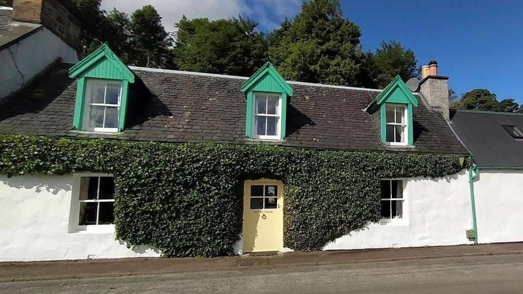 Property photo 2 of 17