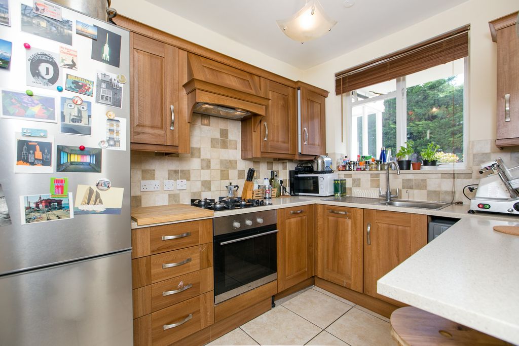 Property photo 2 of 8