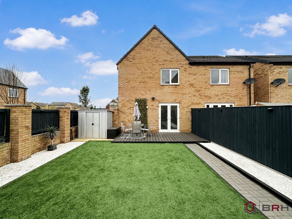 Property photo 2 of 40