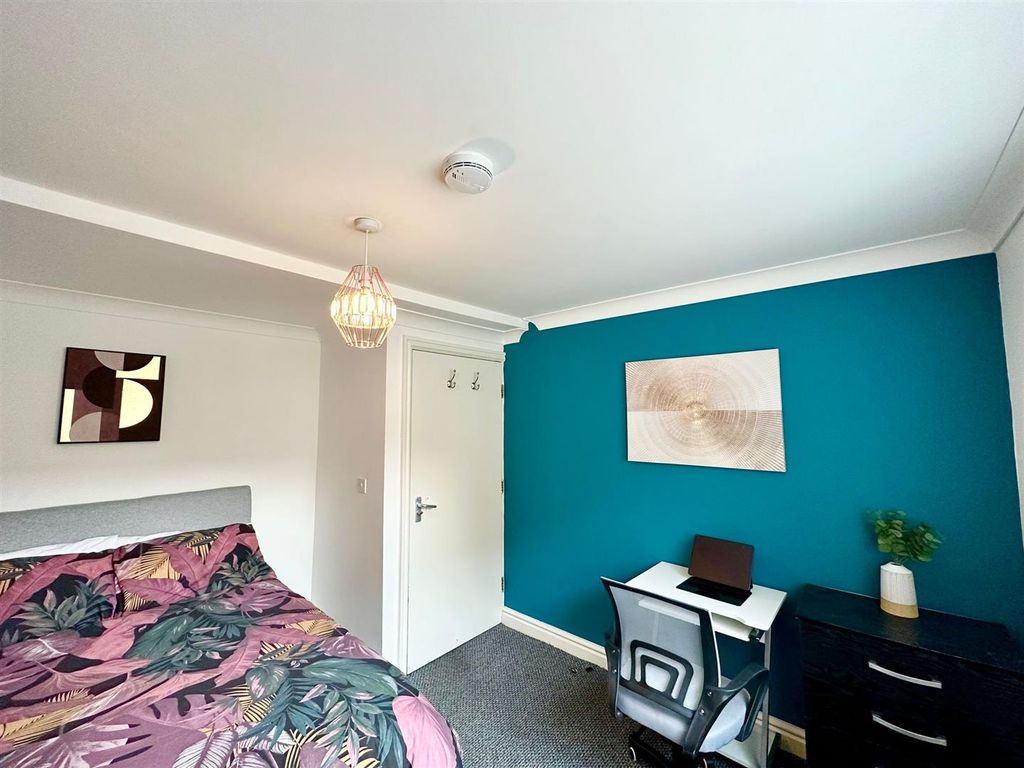 Property photo 2 of 7 1A998c05-E890-4247-8F14-475F8Ff26923.Jpg