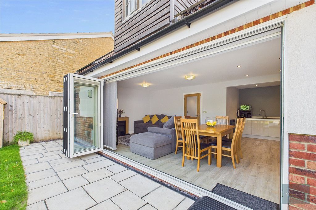 Property photo 2 of 28 Picture No. 38