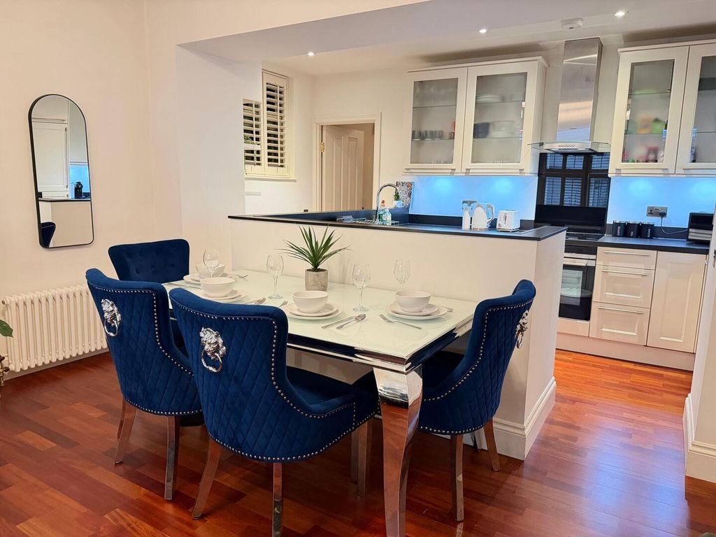 Property photo 1 of 7 Dining Room
