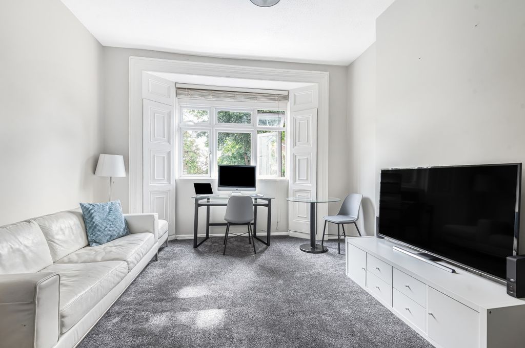 Property photo 2 of 16 Reception