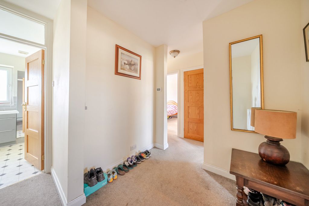 Property photo 3 of 16 1457056-10-69Fc4F...