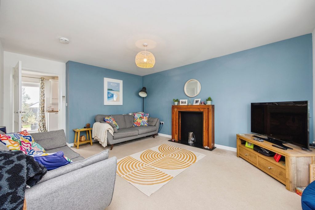 Property photo 2 of 19 Living Room