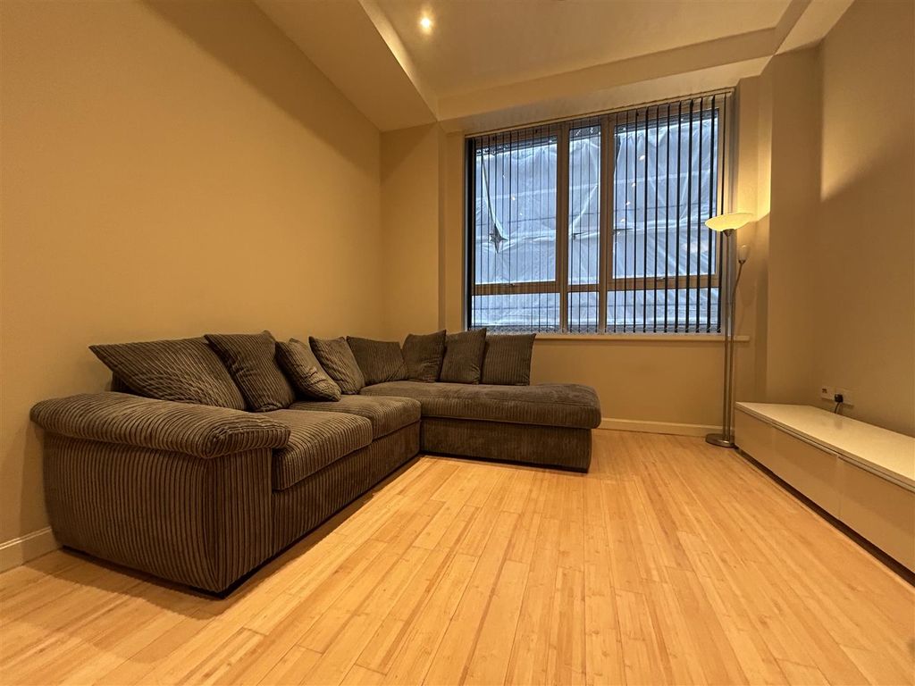 Property photo 3 of 12 Livingroom (4).Jpeg