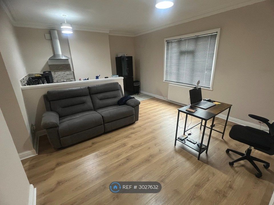 Property photo 1 of 8 Lounge