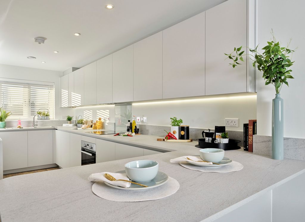 Property photo 2 of 8 2201569-036