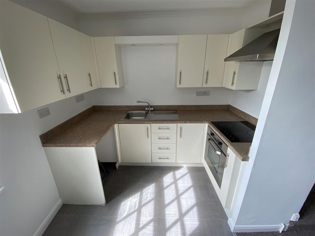 Property photo 3 of 5 Kitchen