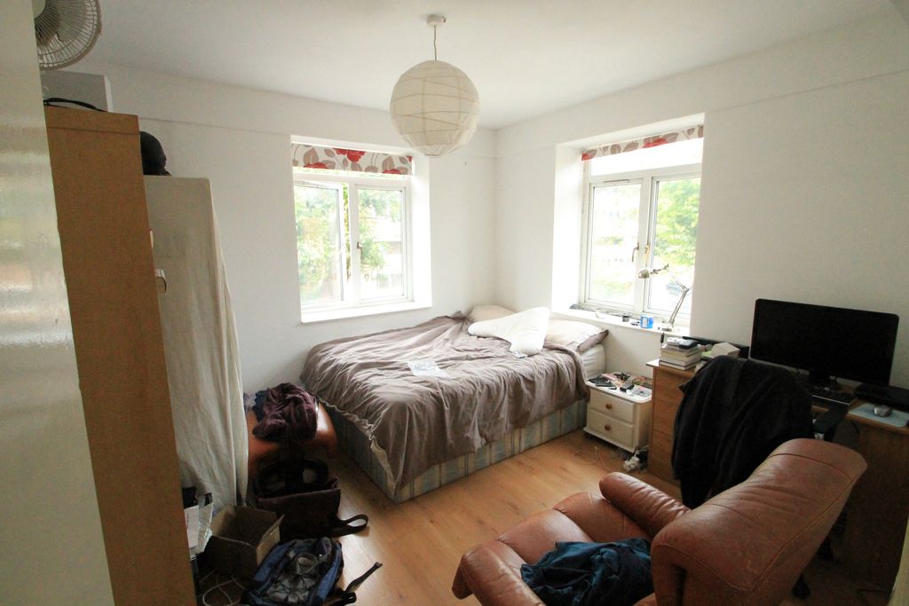 Property photo 3 of 5