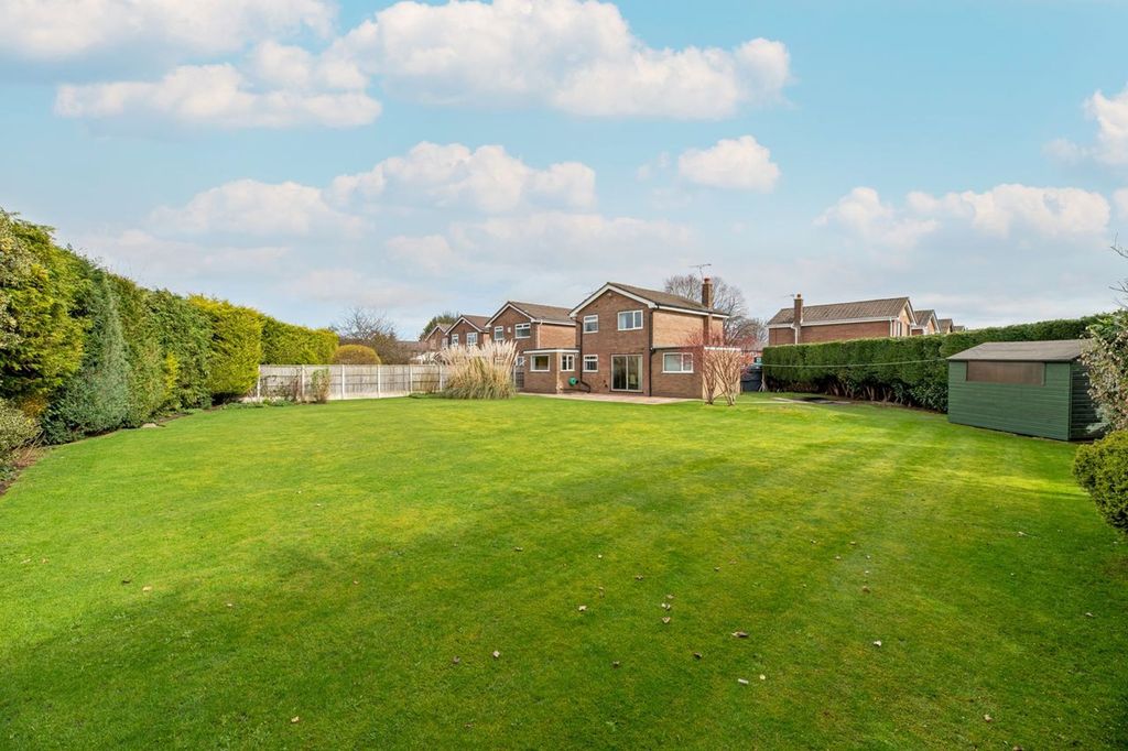 Property photo 2 of 20 Garden