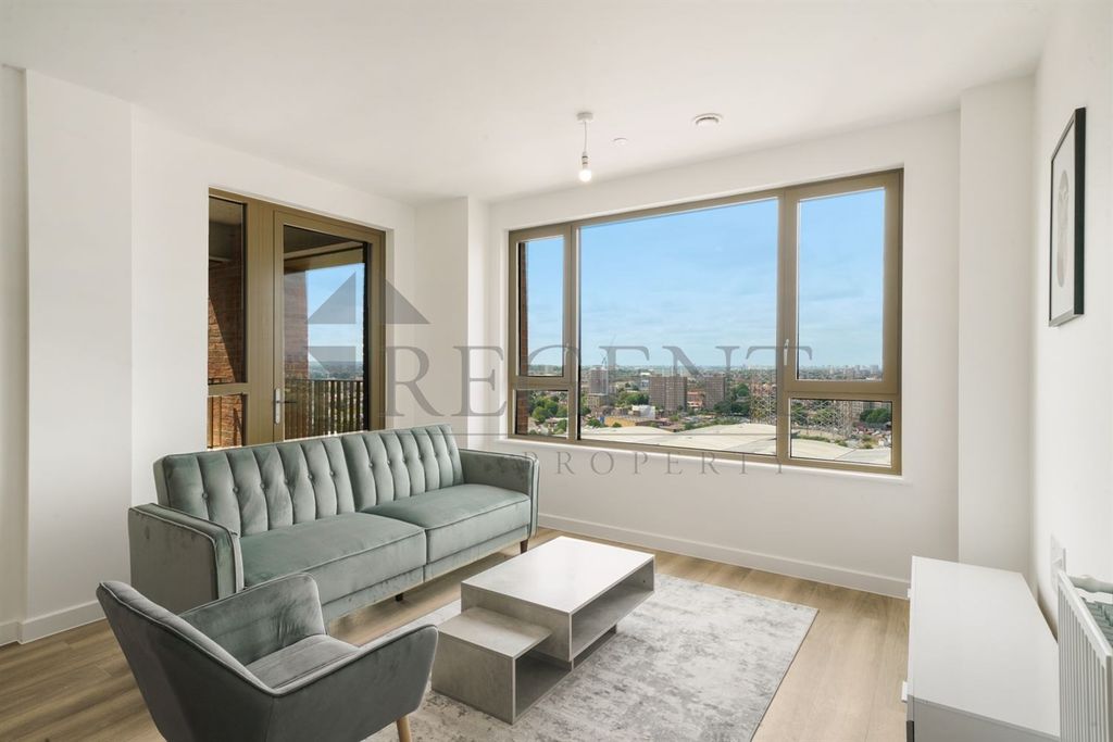 Property photo 1 of 13 (Main)