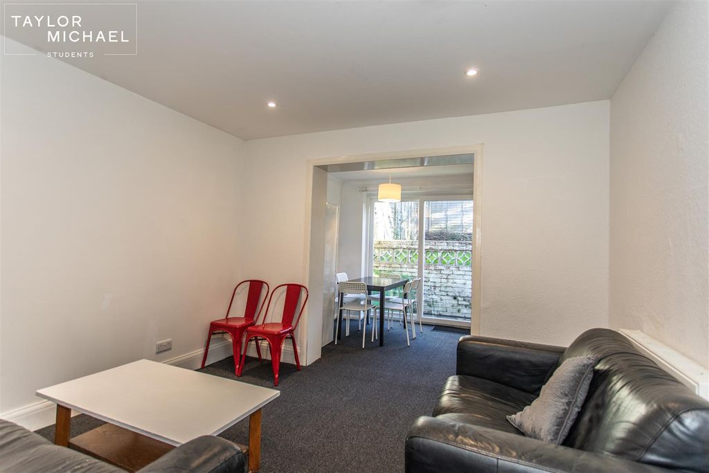 Property photo 1 of 24 Living Room