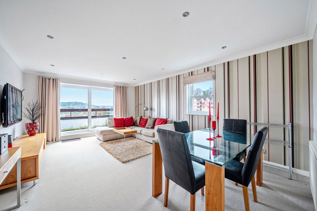 Property photo 1 of 12 1387257-13-69381B...