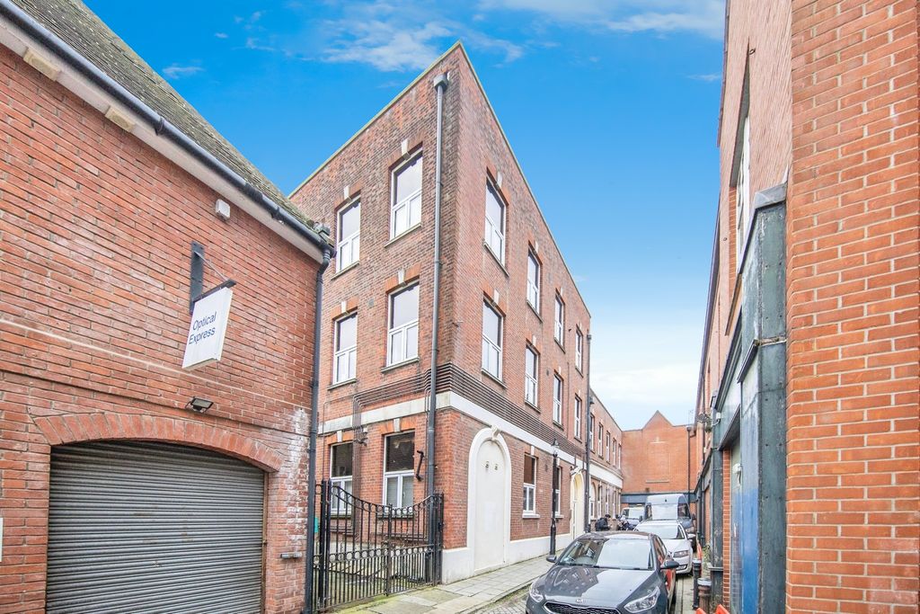 Property photo 1 of 13