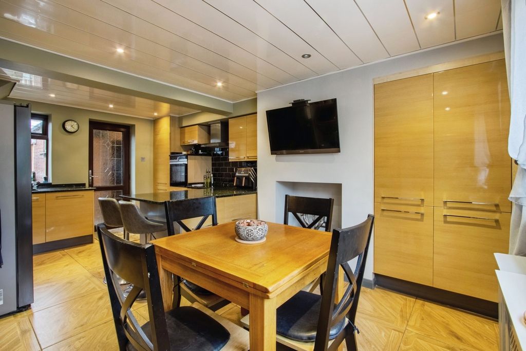 Property photo 3 of 26 Photo