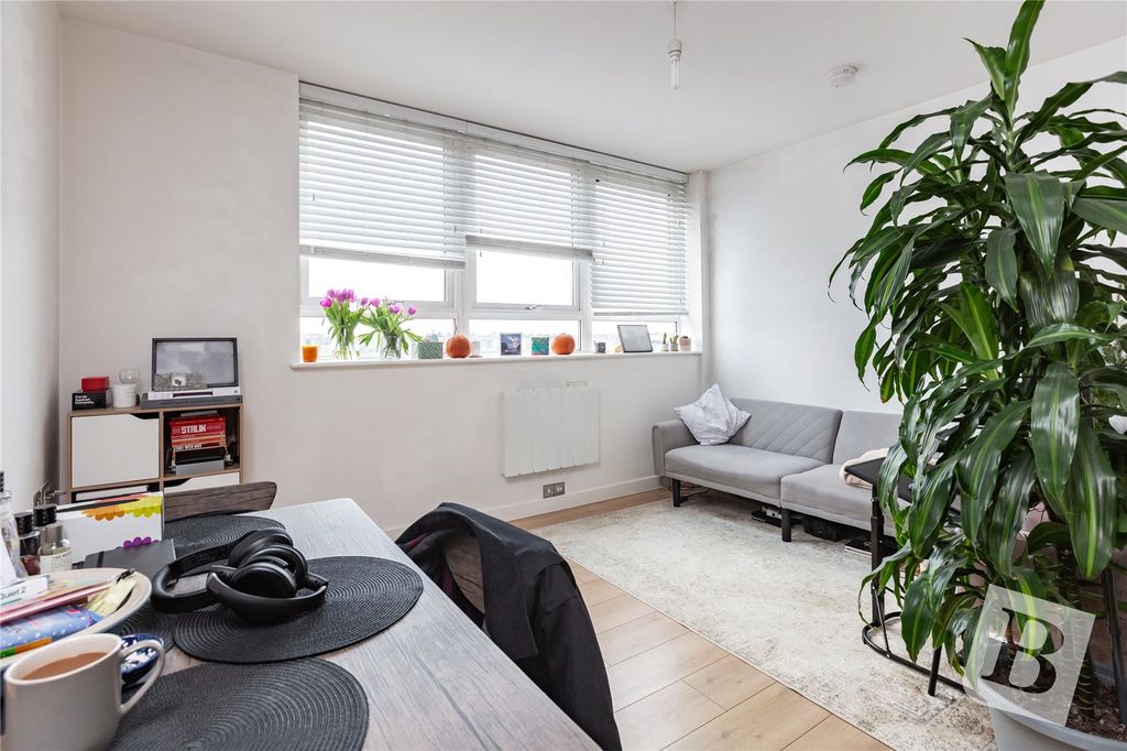 Property photo 2 of 13 Lounge/Diner