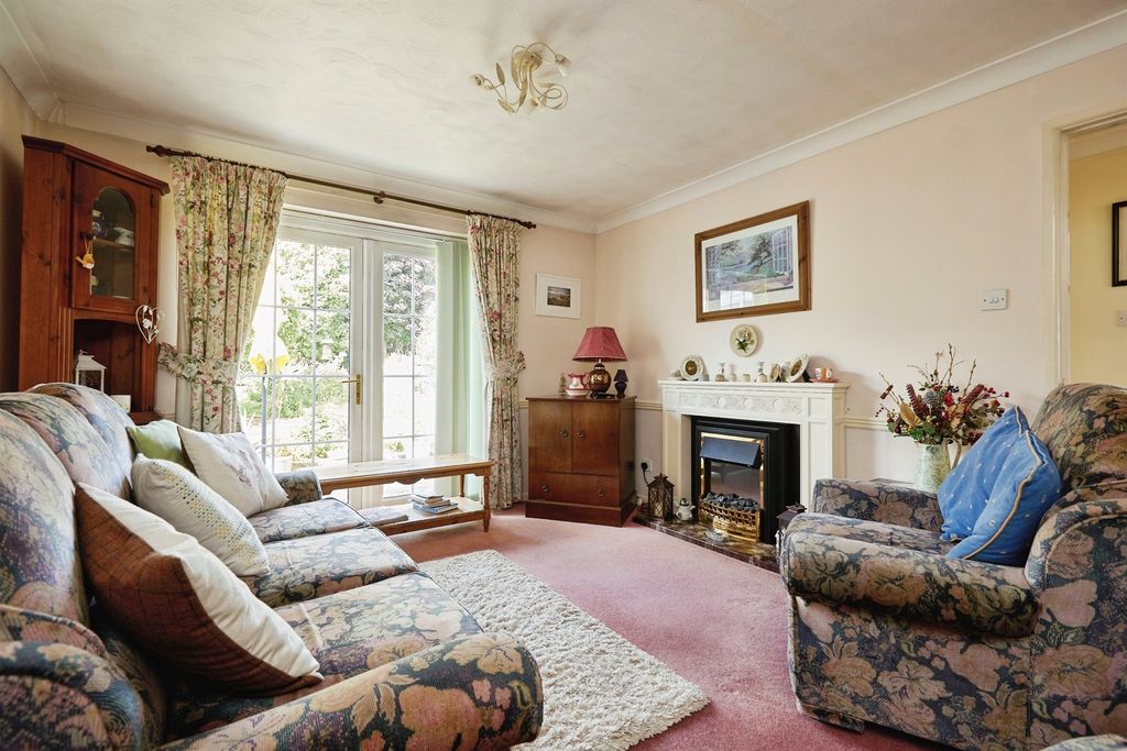 Property photo 2 of 17