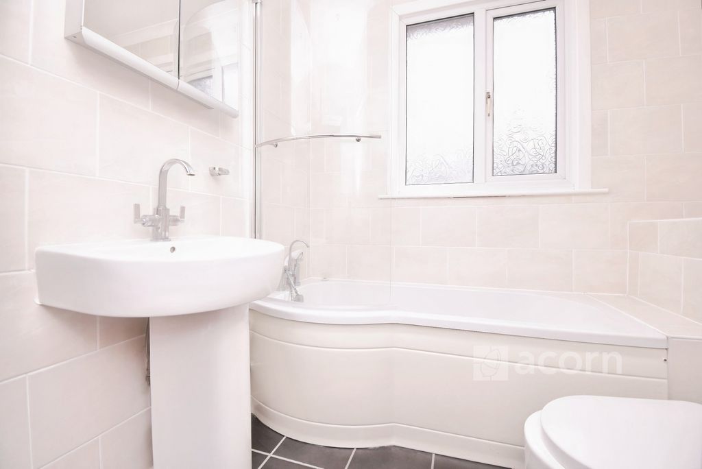 Property photo 2 of 6 Bathroom