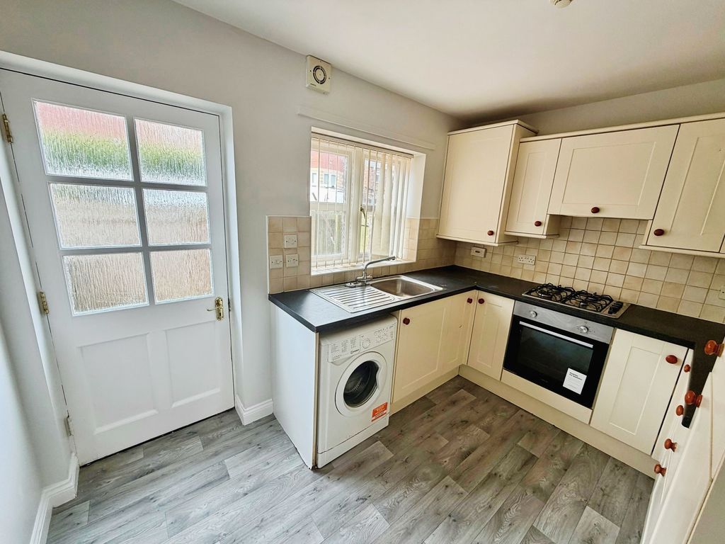 Property photo 3 of 9 Photo 9