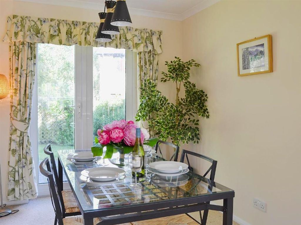 Property photo 3 of 21 Dining Area